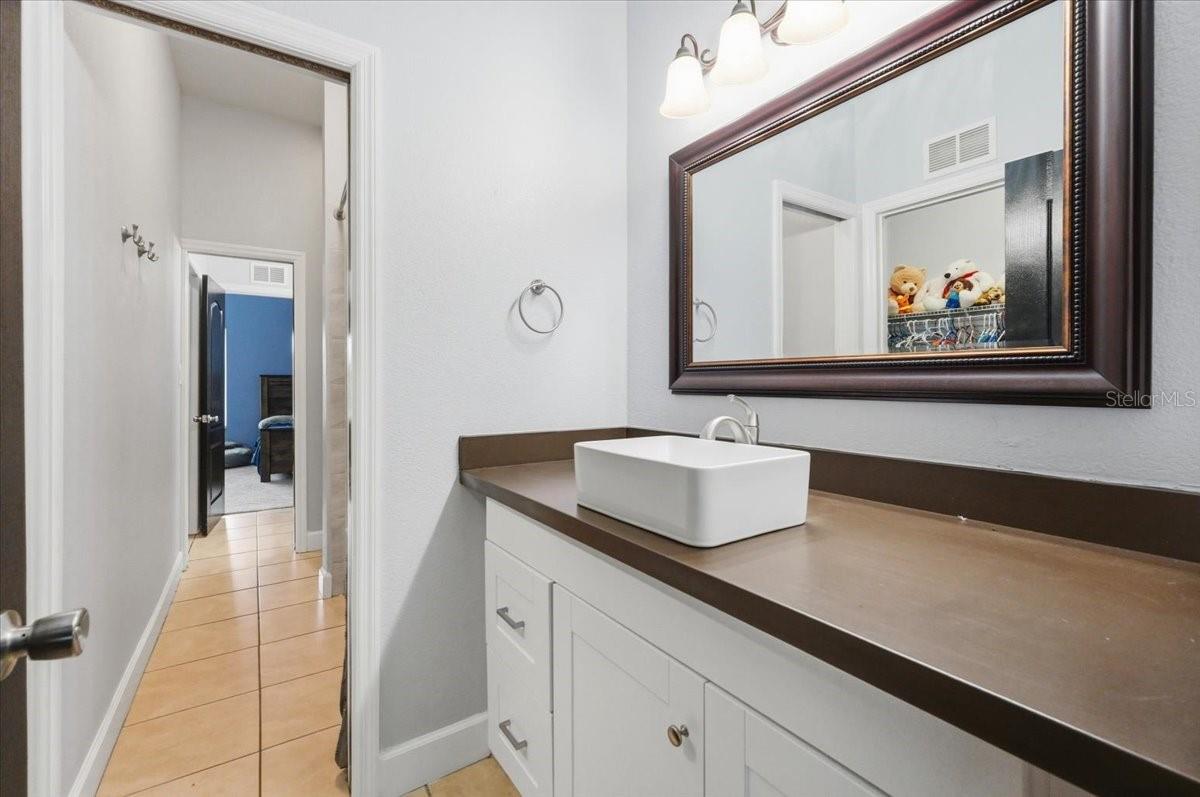 Image 71 of 100 For 3943 Campbell Road