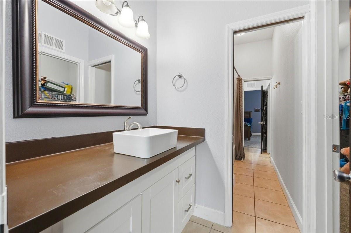 Image 72 of 100 For 3943 Campbell Road