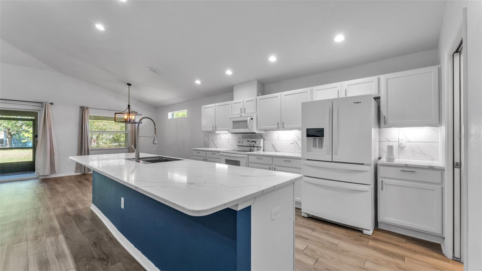 Image 14 of 49 For 501 Interlock Street