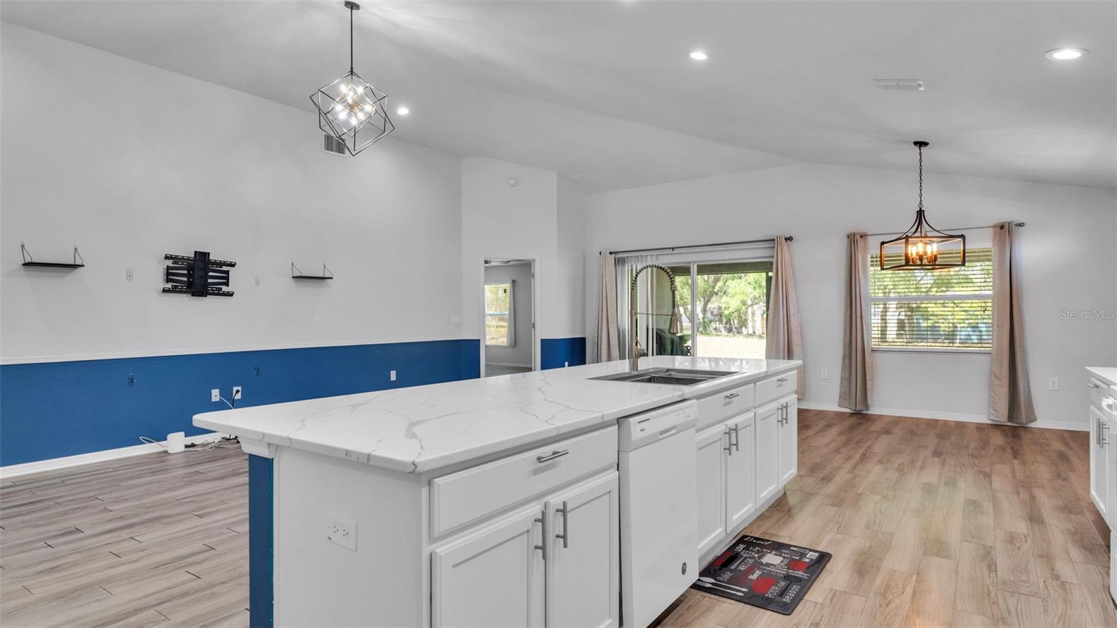 Image 17 of 49 For 501 Interlock Street