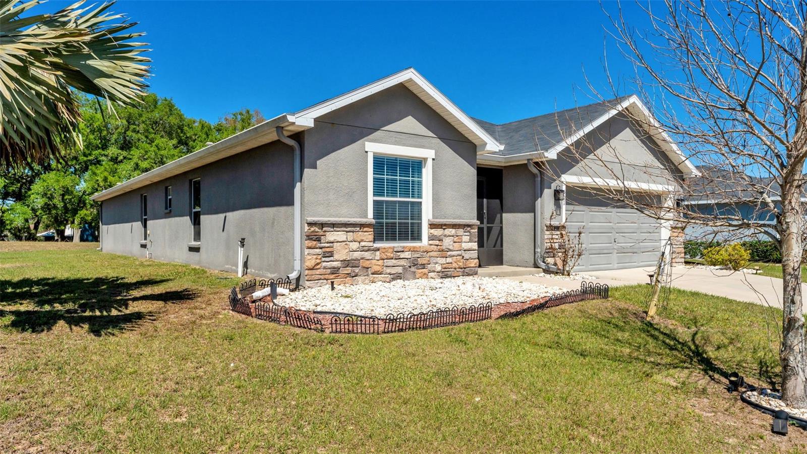Image 2 of 49 For 501 Interlock Street