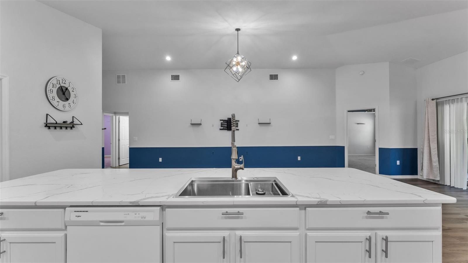 Image 20 of 49 For 501 Interlock Street
