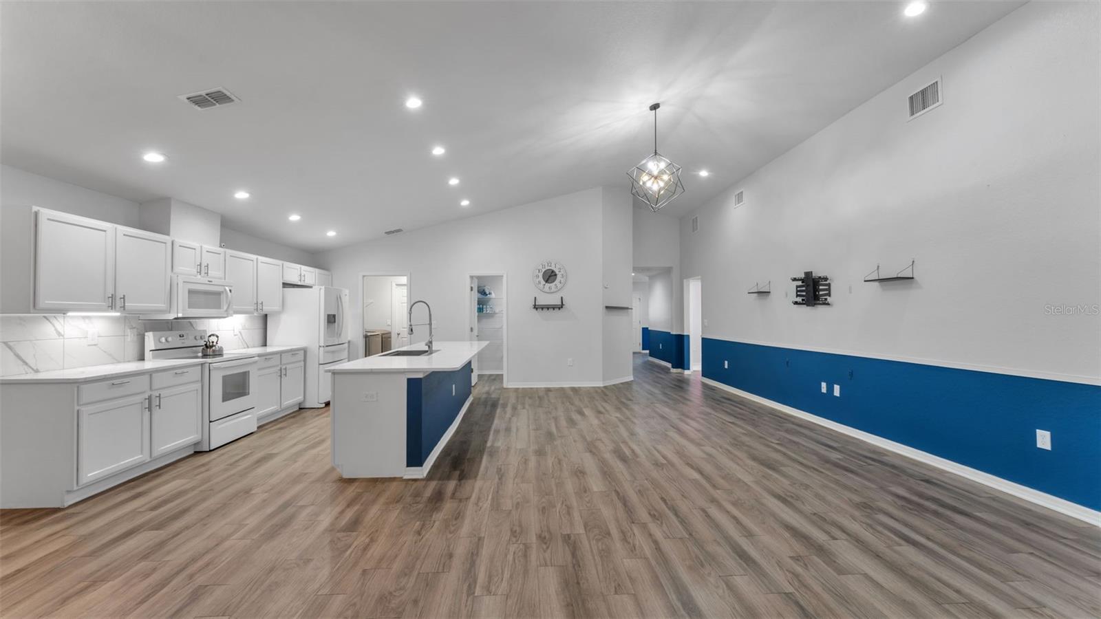 Image 21 of 49 For 501 Interlock Street