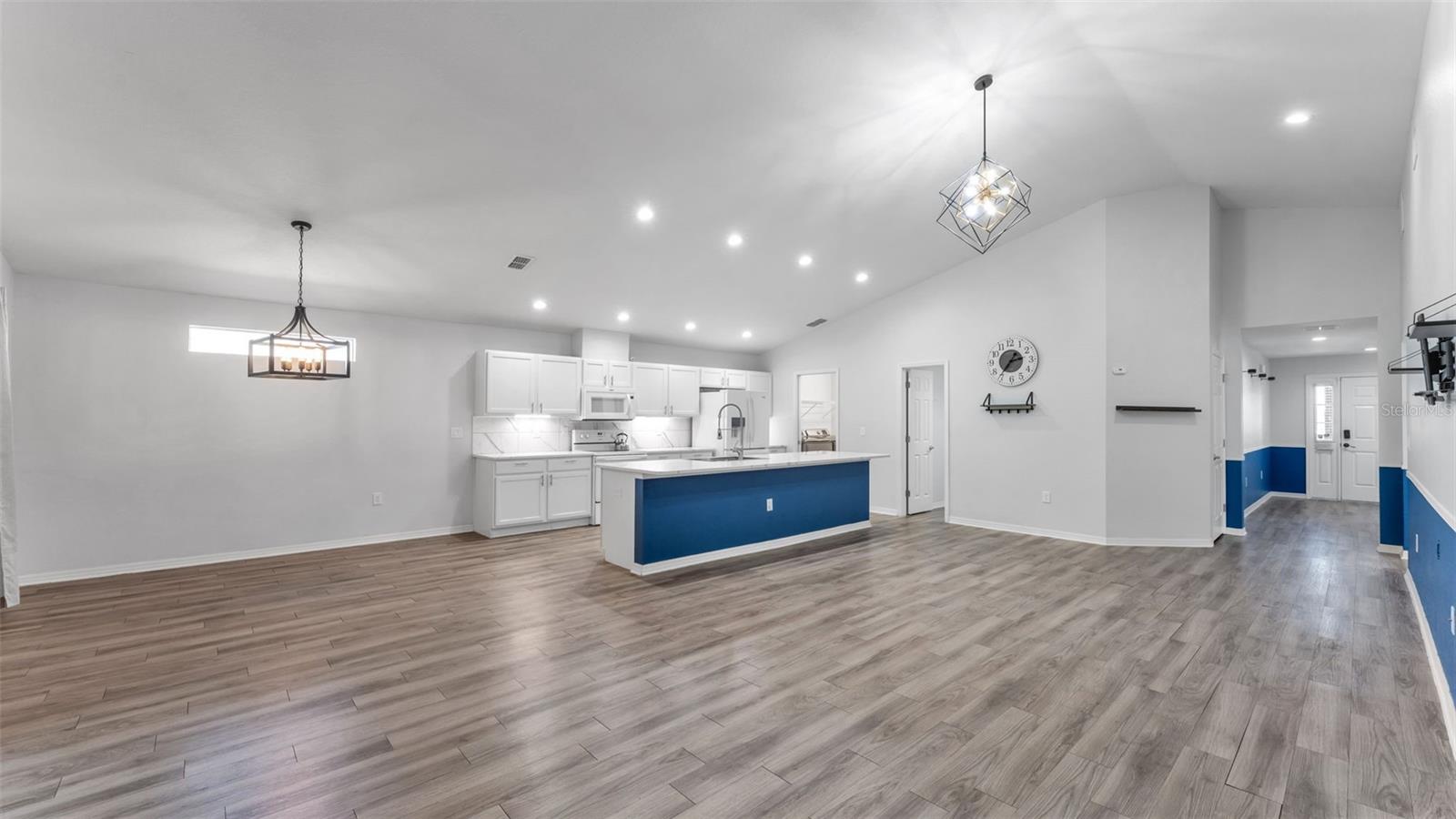 Image 22 of 49 For 501 Interlock Street