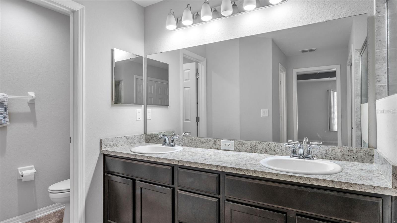 Image 27 of 49 For 501 Interlock Street
