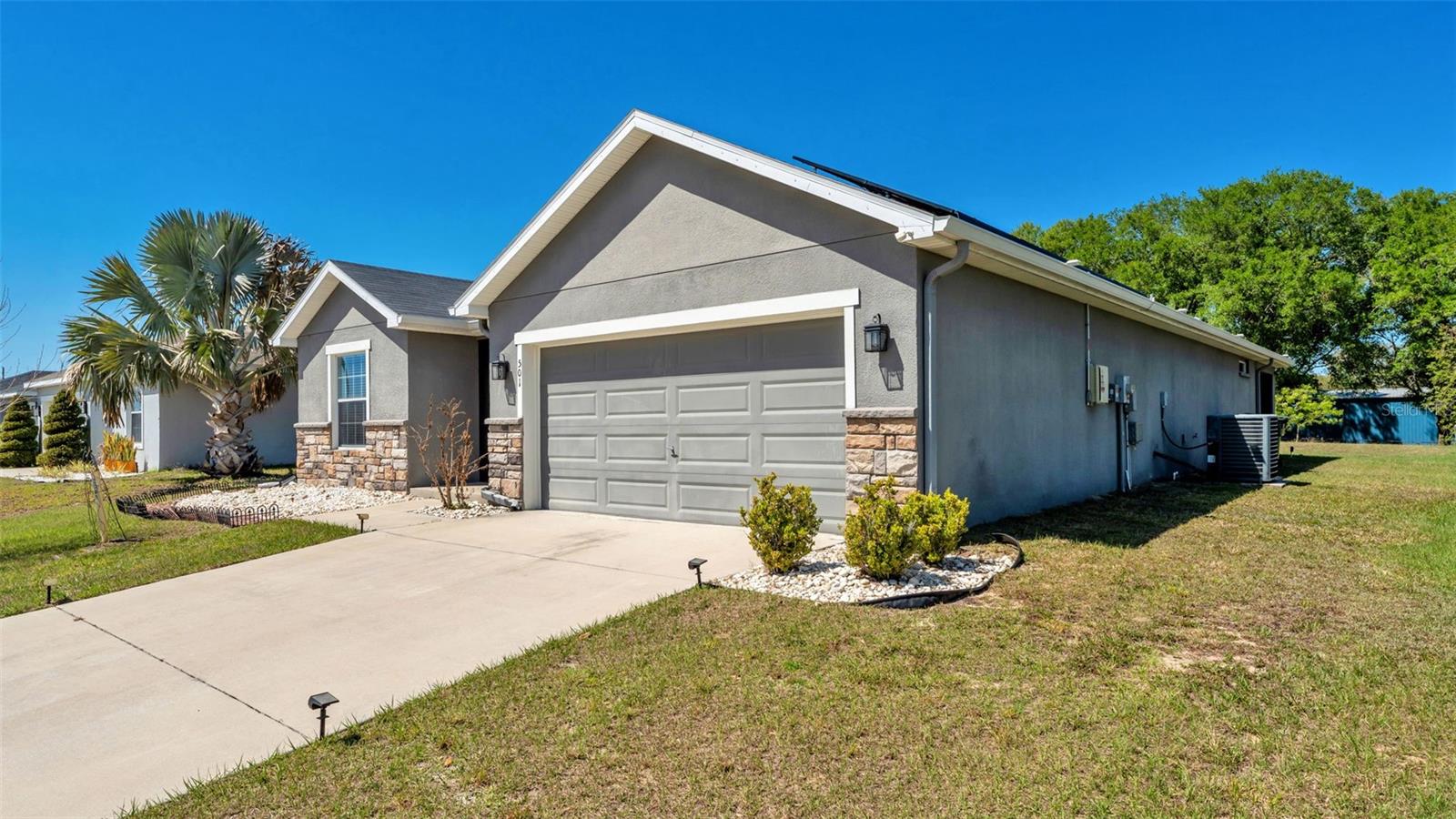 Image 3 of 49 For 501 Interlock Street