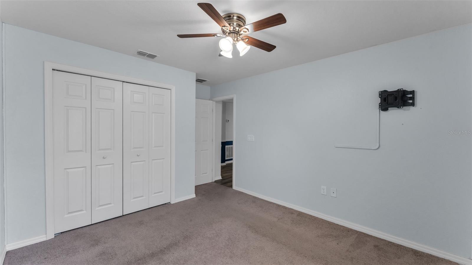 Image 32 of 49 For 501 Interlock Street