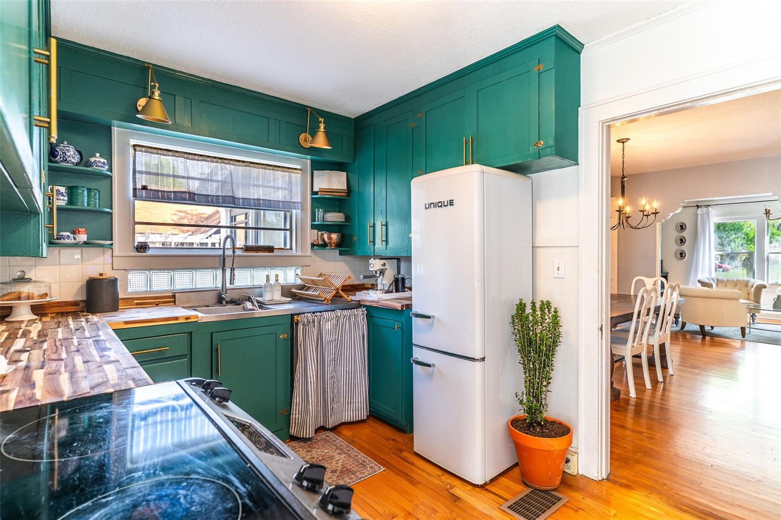 Image 10 of 42 For 325 Johnson Avenue