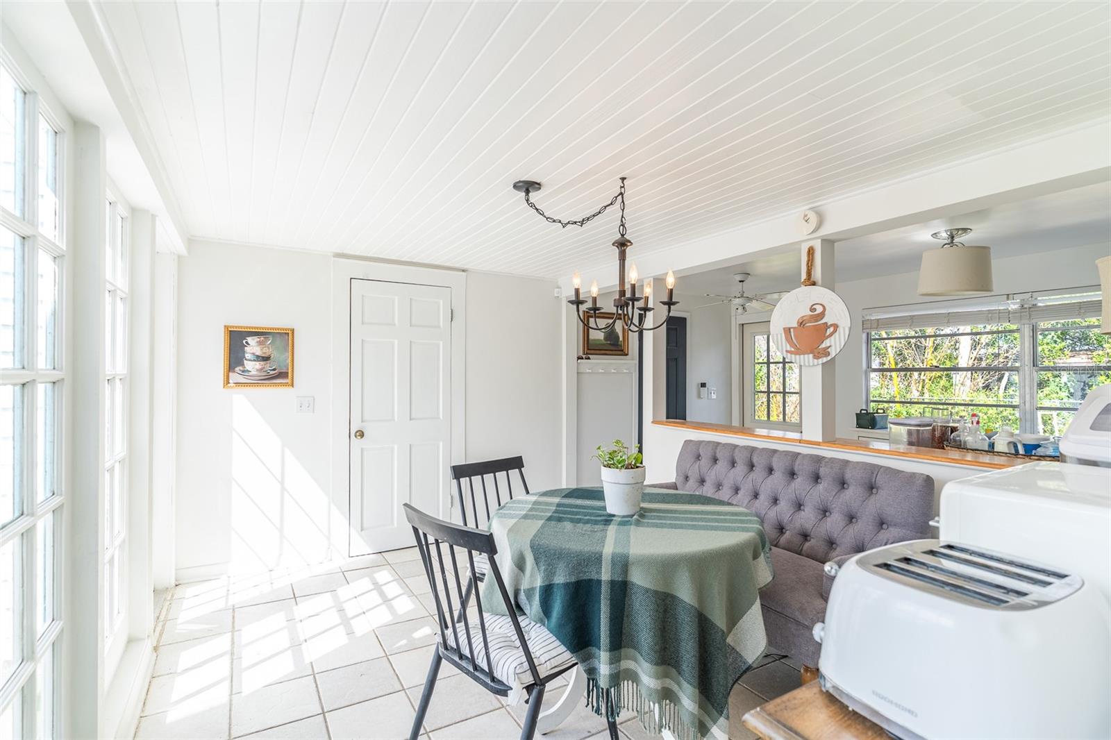 Image 15 of 42 For 325 Johnson Avenue