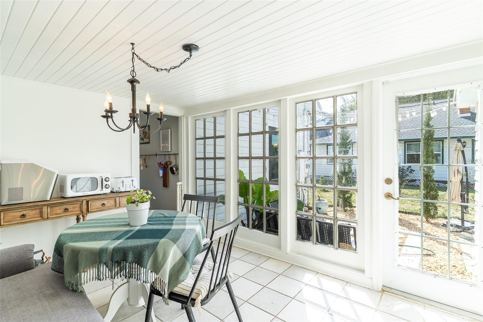 Image 16 of 42 For 325 Johnson Avenue