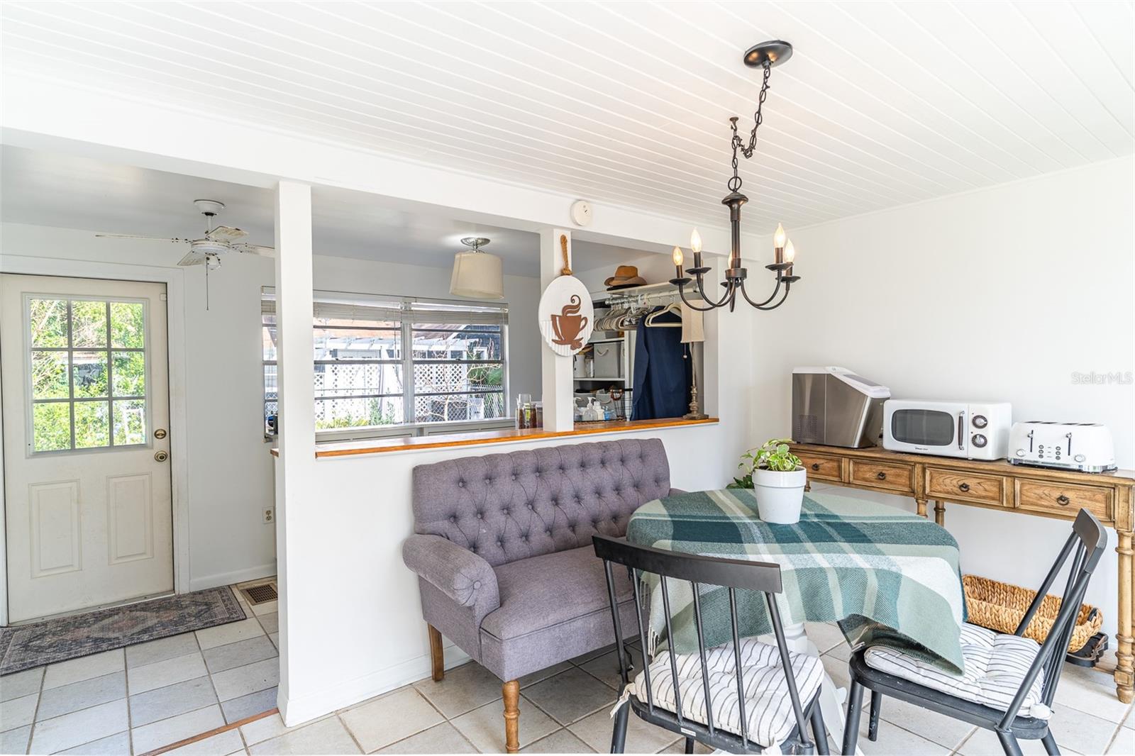 Image 17 of 42 For 325 Johnson Avenue