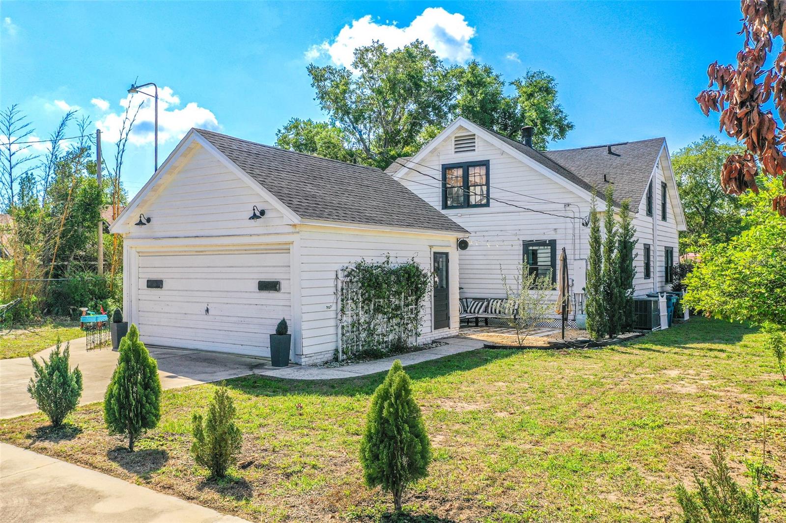 Image 2 of 42 For 325 Johnson Avenue