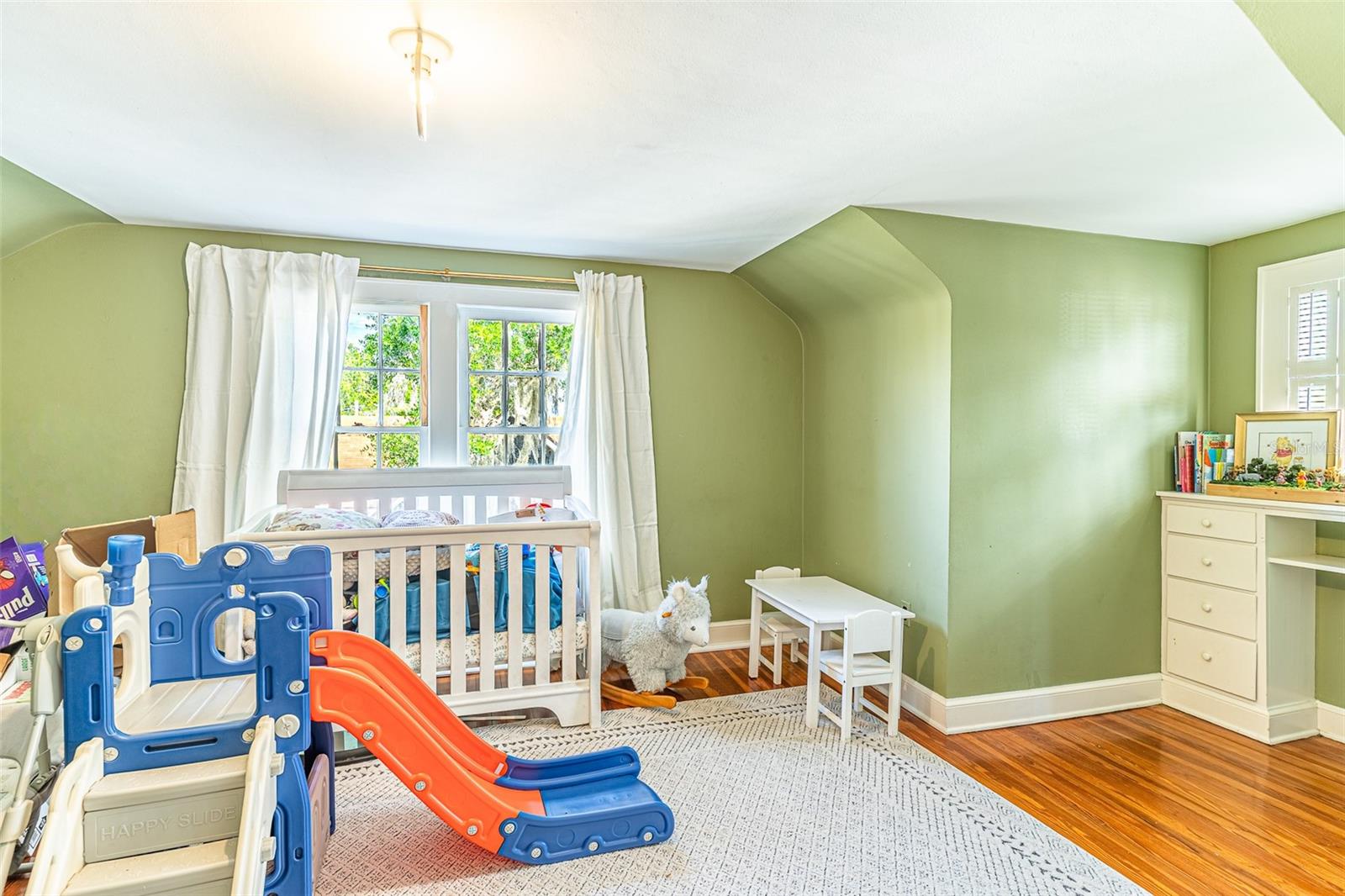 Image 24 of 42 For 325 Johnson Avenue