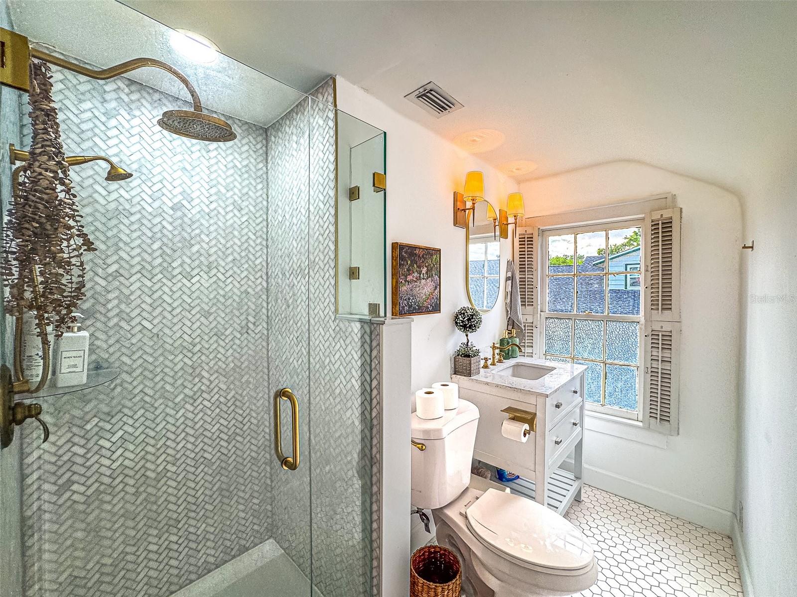 Image 25 of 42 For 325 Johnson Avenue