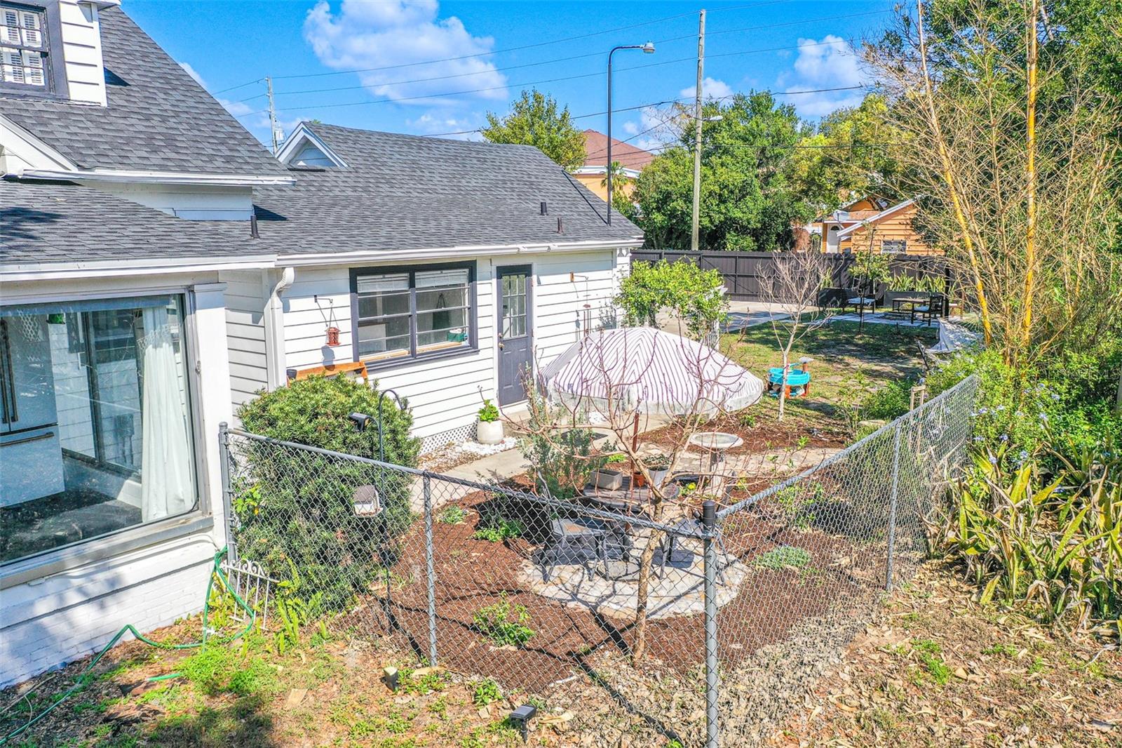 Image 39 of 42 For 325 Johnson Avenue