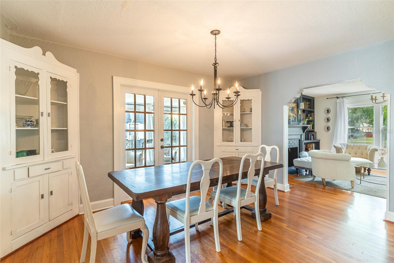 Image 8 of 42 For 325 Johnson Avenue