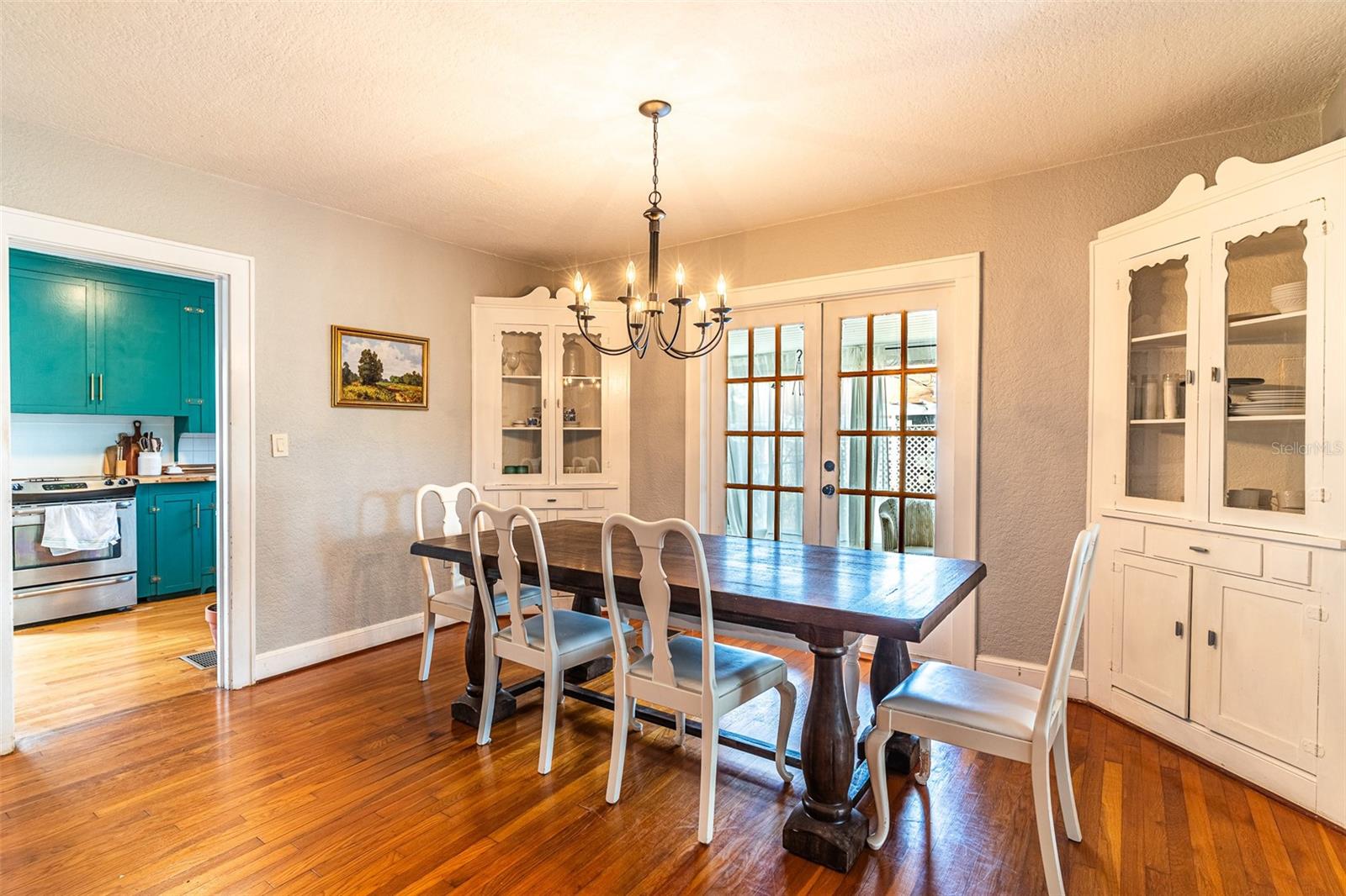 Image 9 of 42 For 325 Johnson Avenue