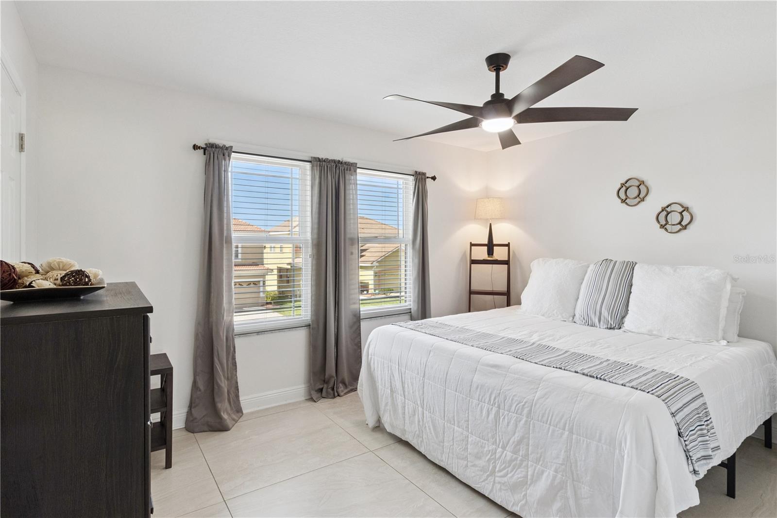 Image 24 of 54 For 3979 Sunset Lake Drive