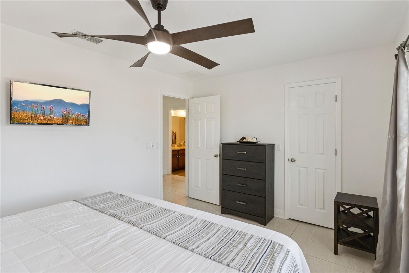 Image 25 of 54 For 3979 Sunset Lake Drive