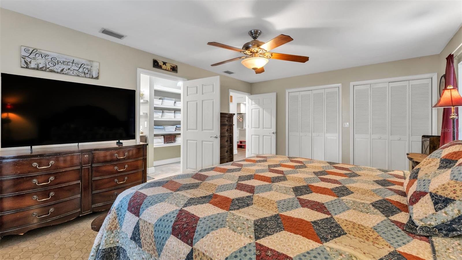 Image 19 of 41 For 815 Socrum Loop Road