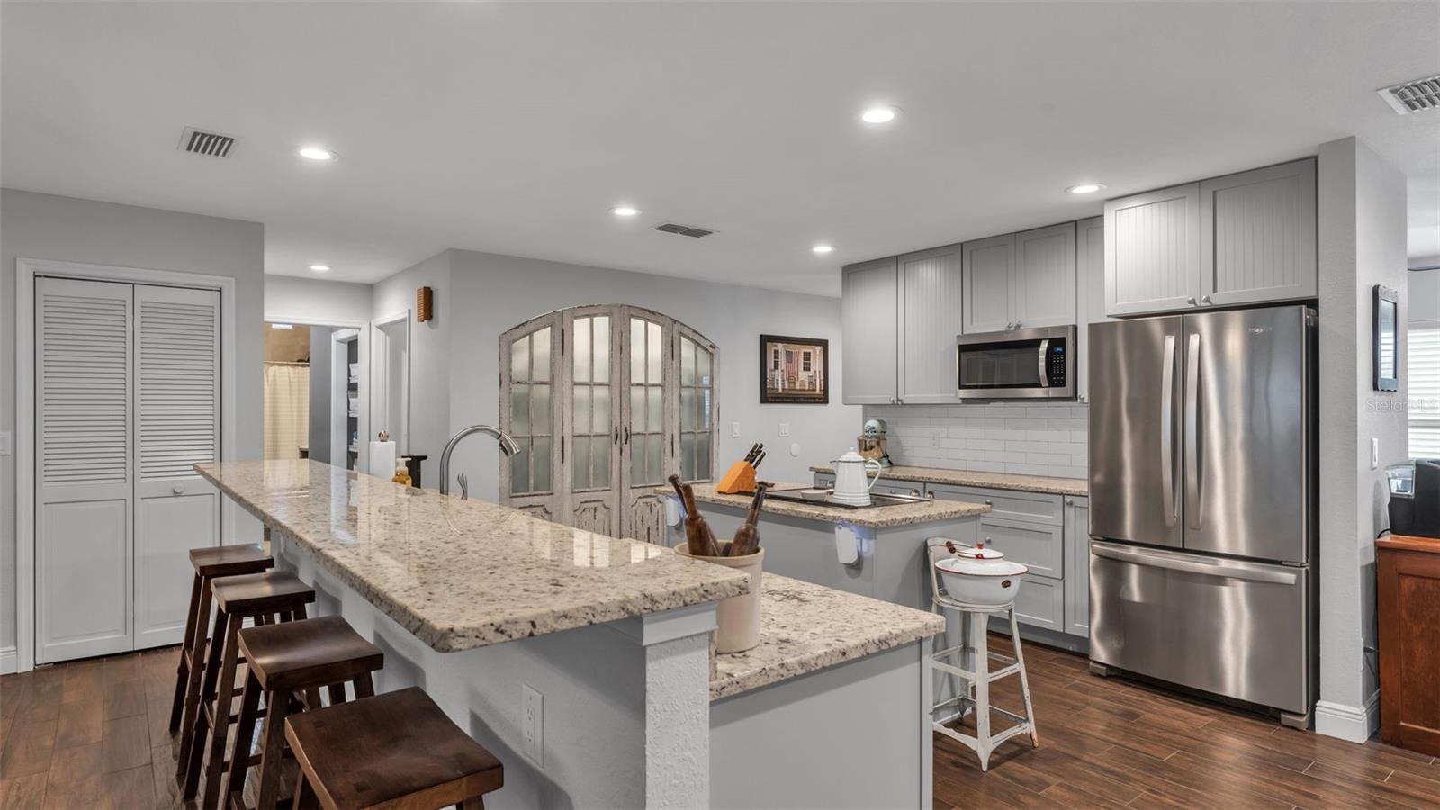 Image 3 of 41 For 815 Socrum Loop Road