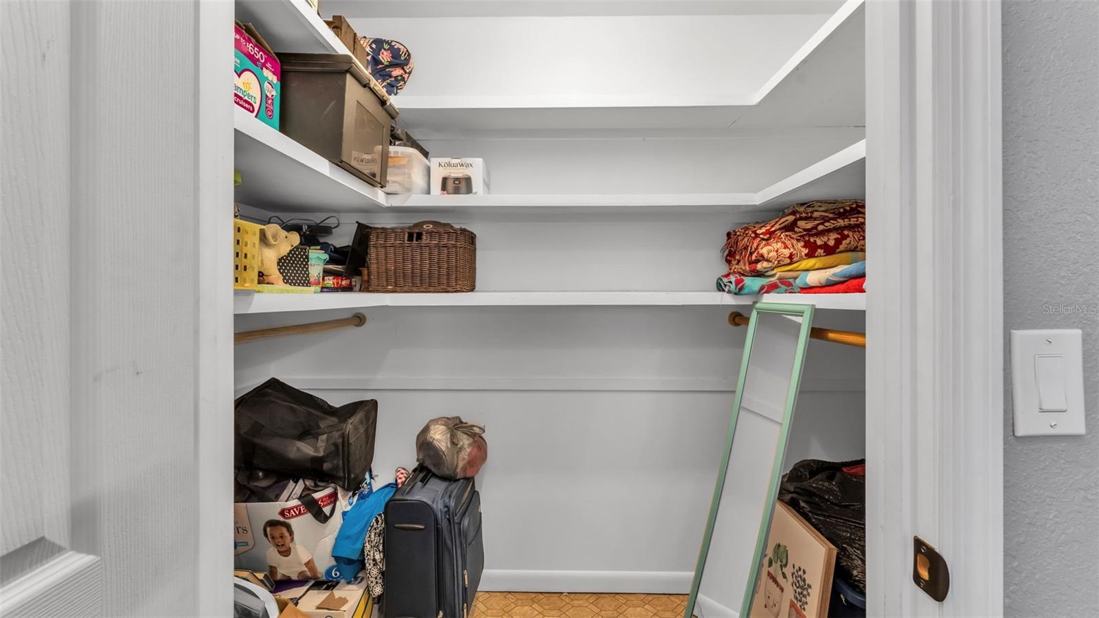 Image 30 of 41 For 815 Socrum Loop Road