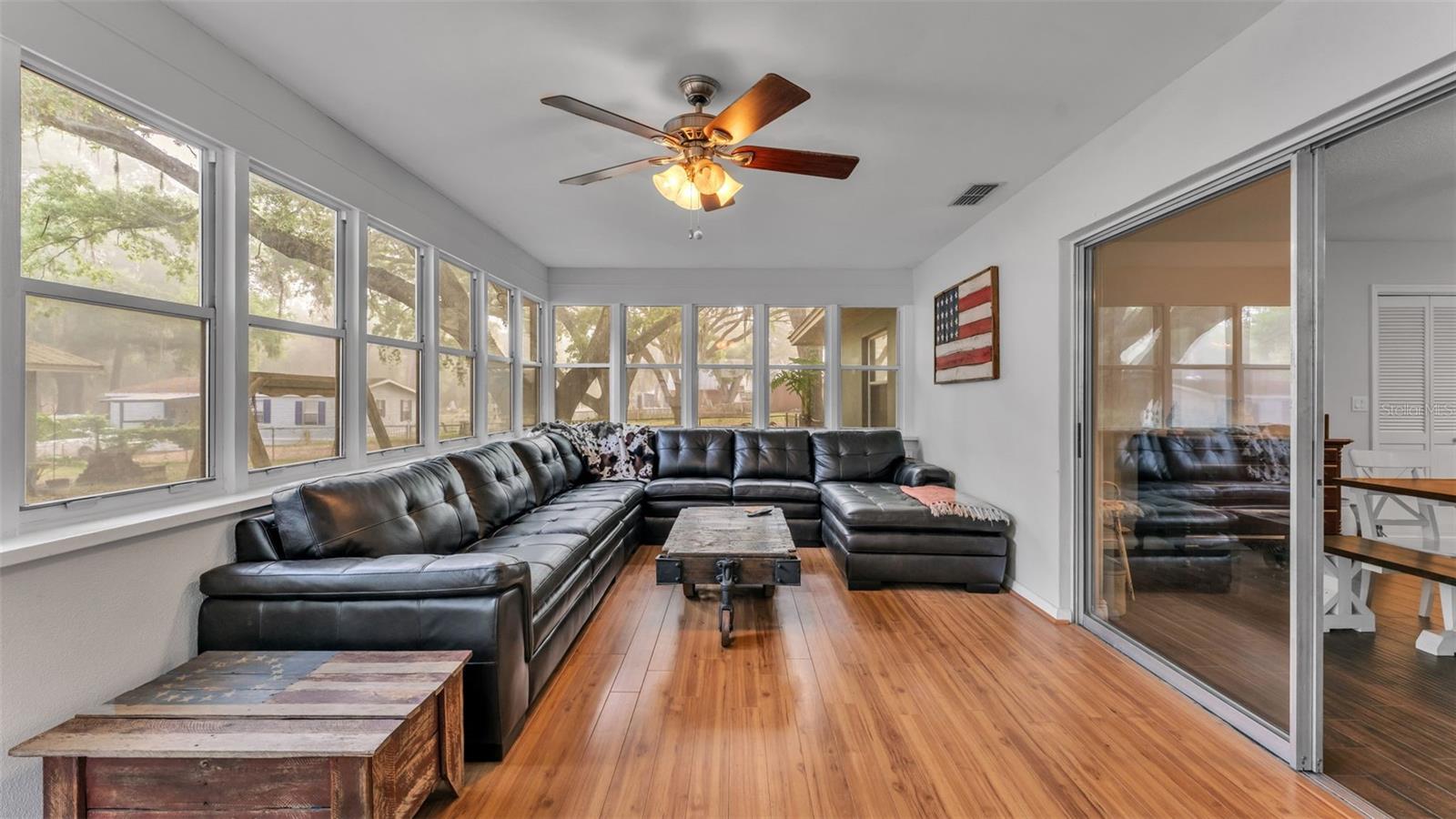 Image 32 of 41 For 815 Socrum Loop Road