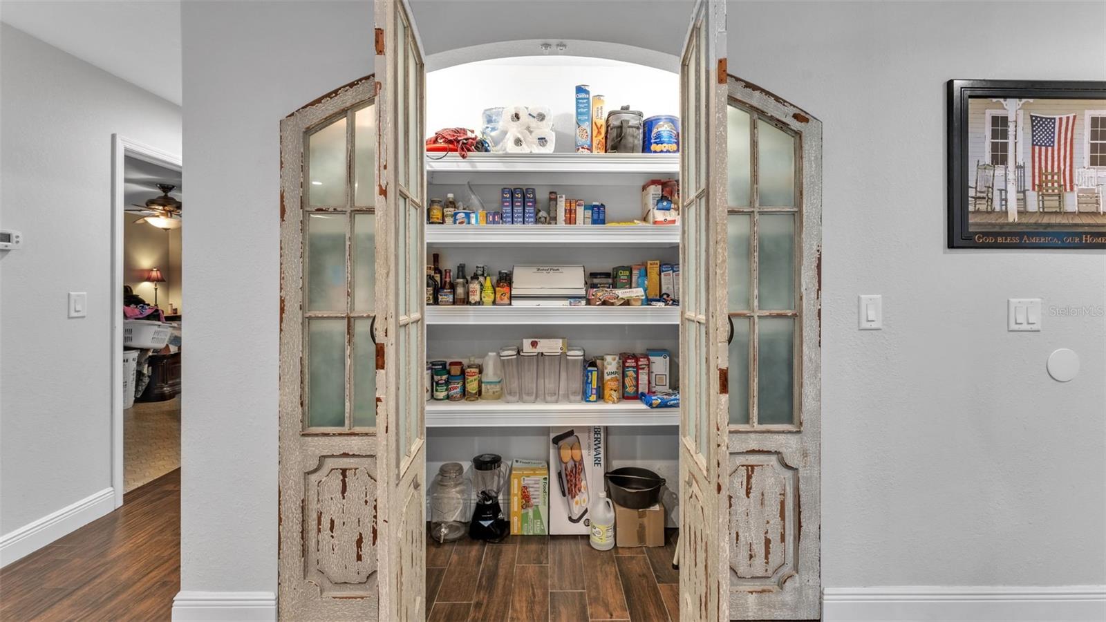 Image 6 of 41 For 815 Socrum Loop Road