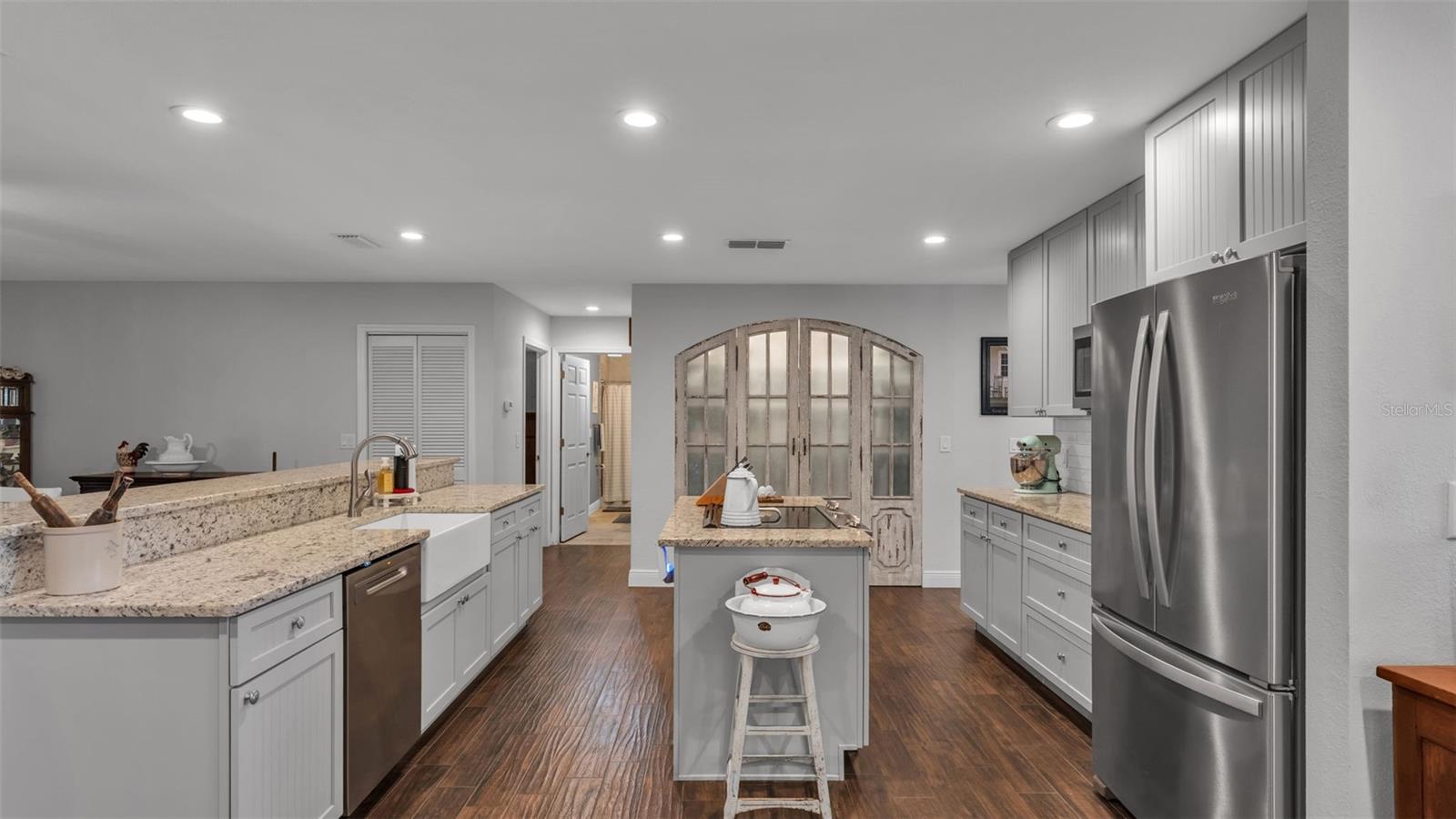 Image 7 of 41 For 815 Socrum Loop Road