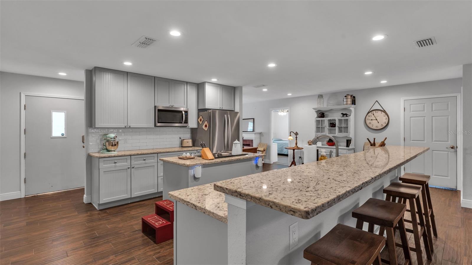 Image 8 of 41 For 815 Socrum Loop Road