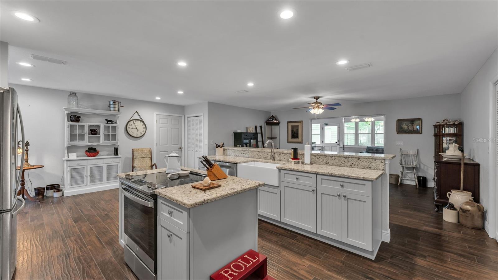 Image 9 of 41 For 815 Socrum Loop Road