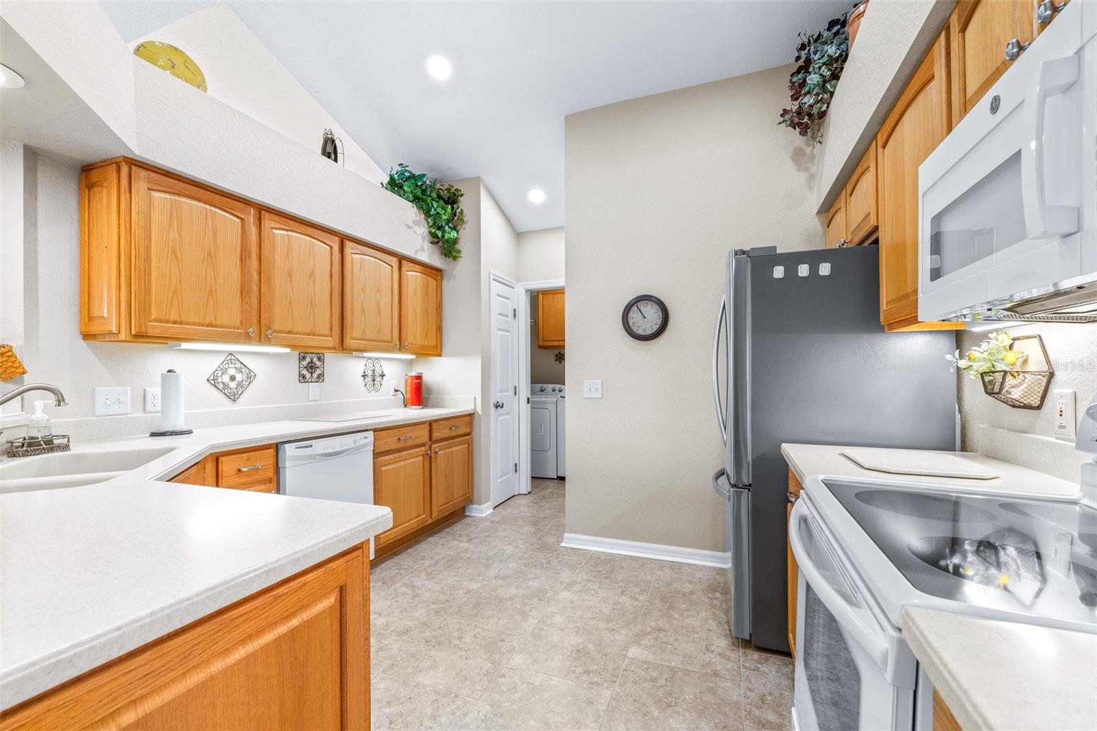 Image 11 of 30 For 6920 Starmount Drive