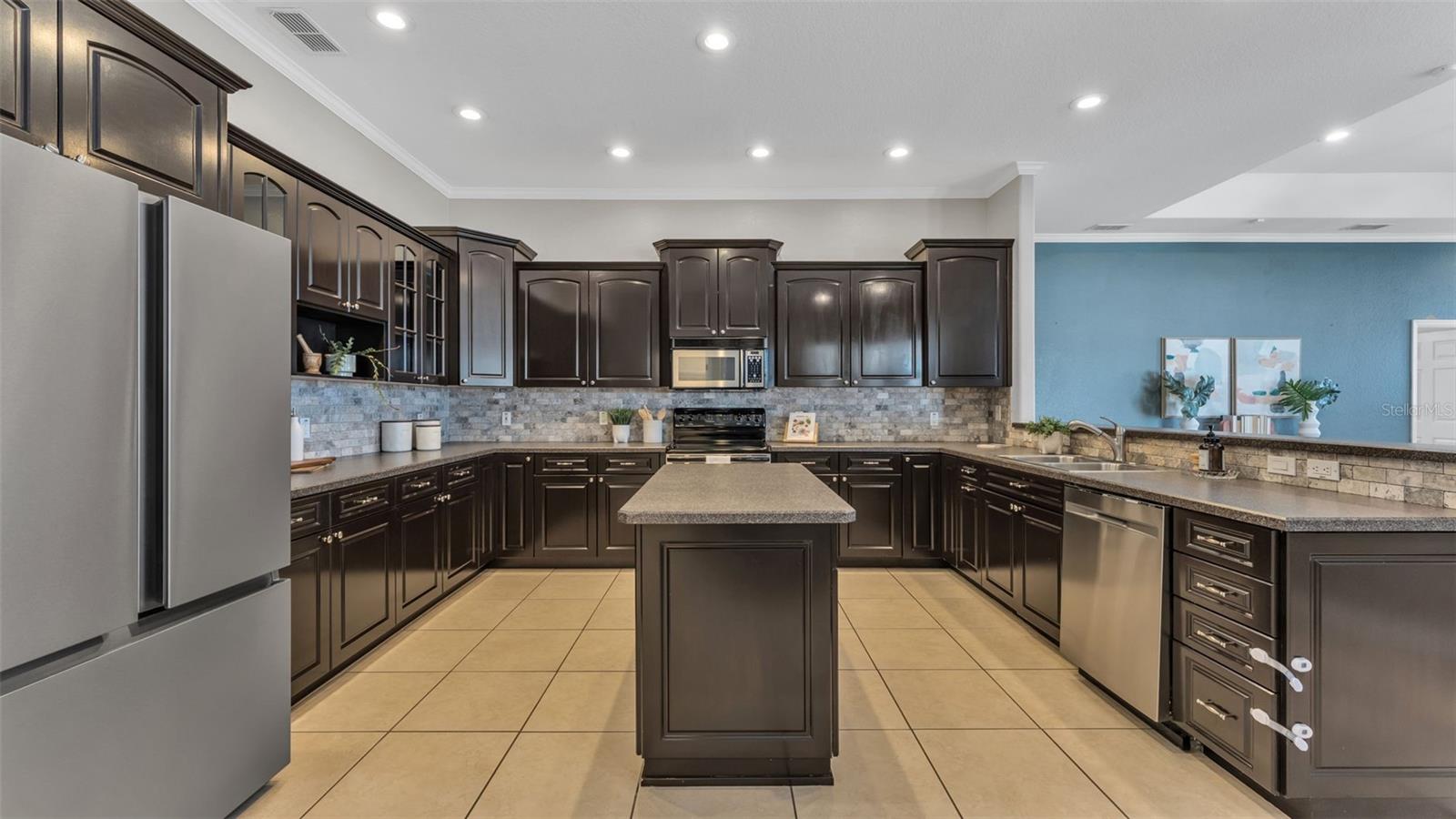 Image 33 of 74 For 1895 Orangewood Court