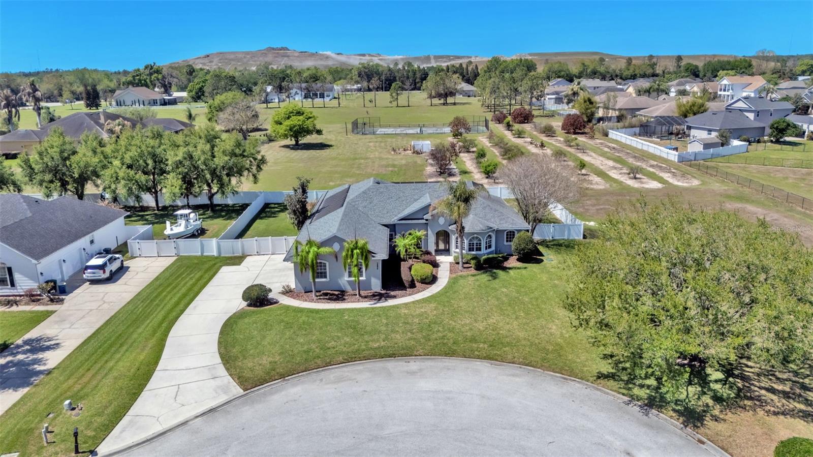 Image 4 of 74 For 1895 Orangewood Court