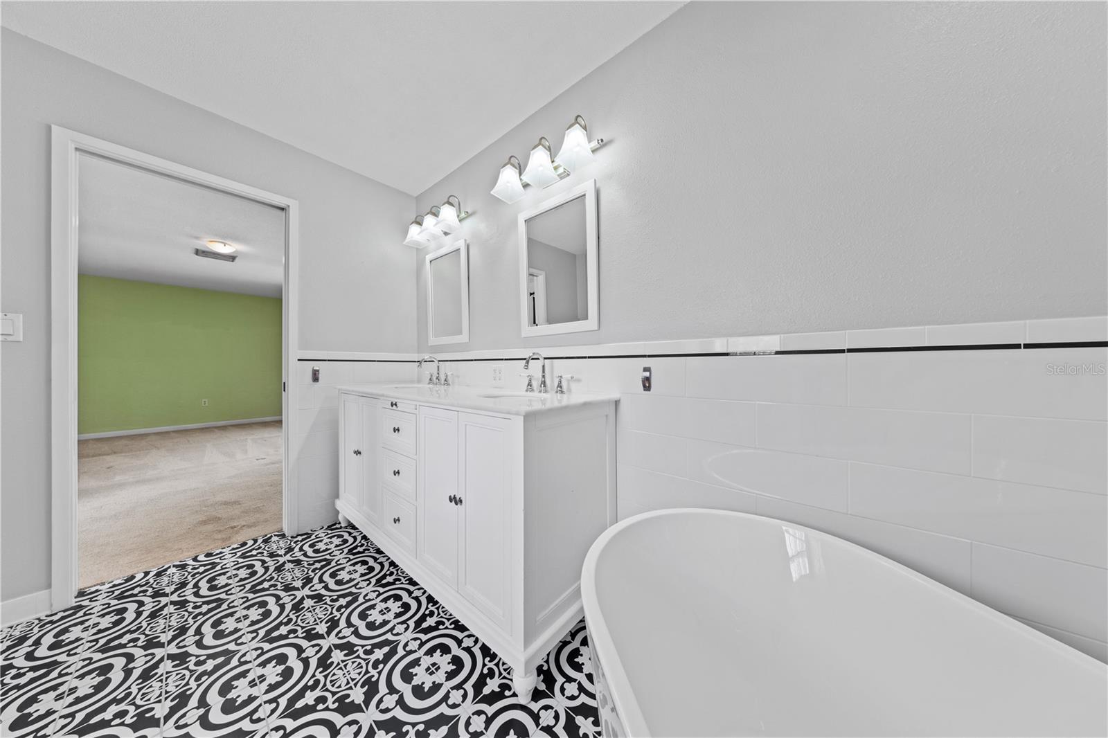 Image 29 of 74 For 121 Arrowhead Lane