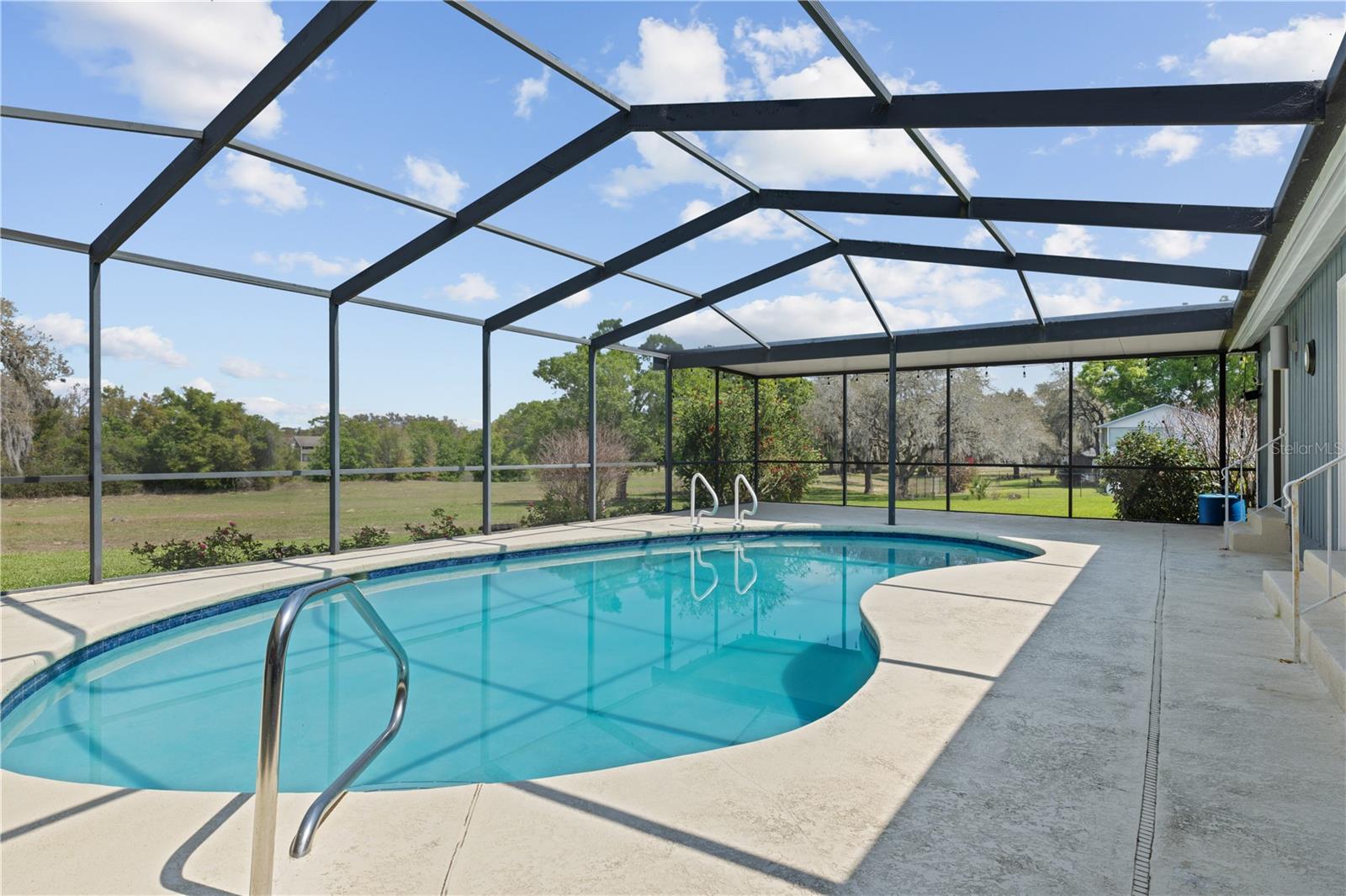 Image 3 of 74 For 121 Arrowhead Lane