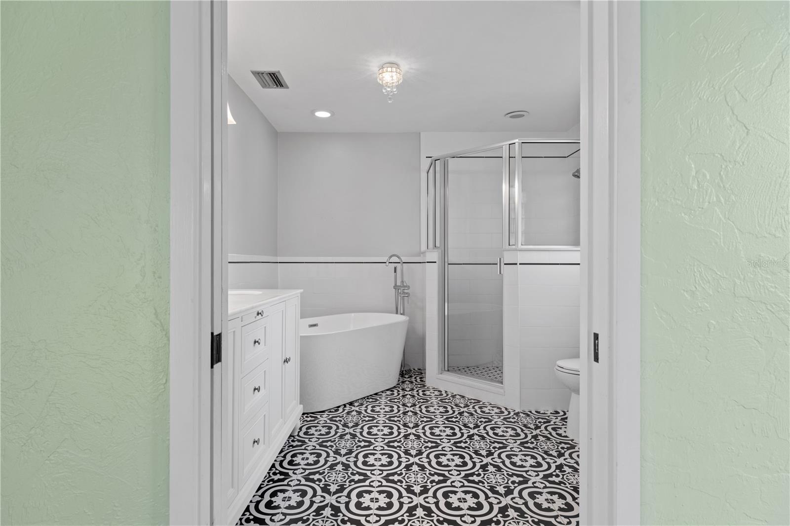 Image 31 of 74 For 121 Arrowhead Lane