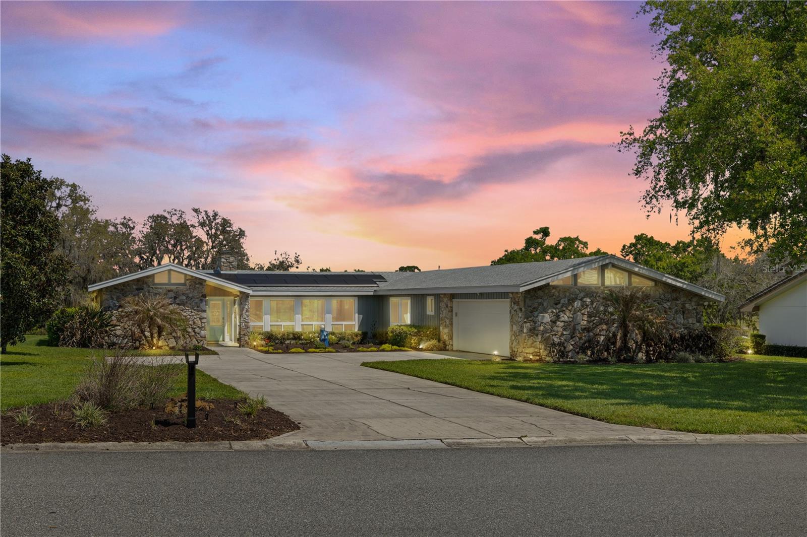 Image 4 of 74 For 121 Arrowhead Lane