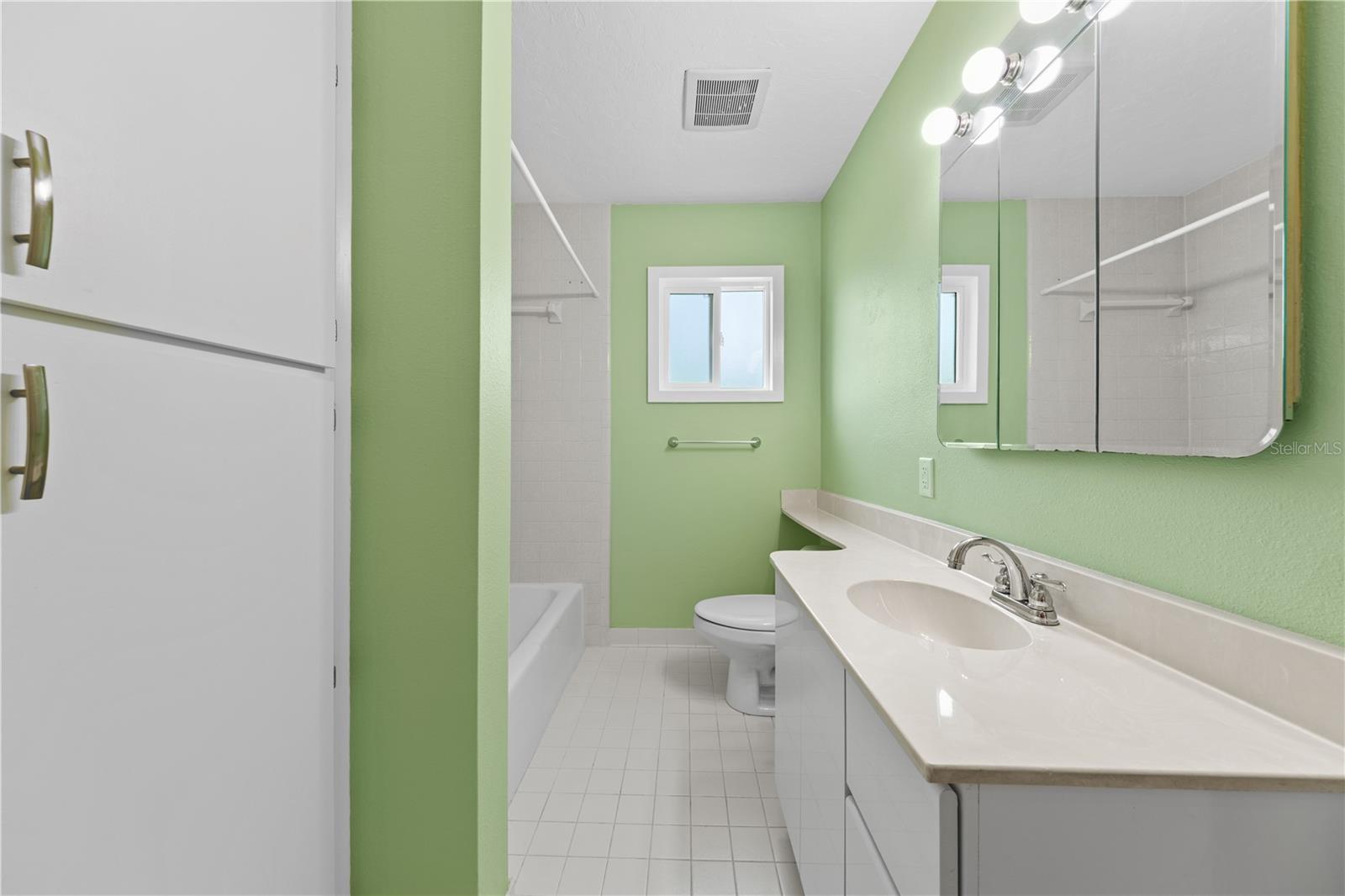 Image 43 of 74 For 121 Arrowhead Lane