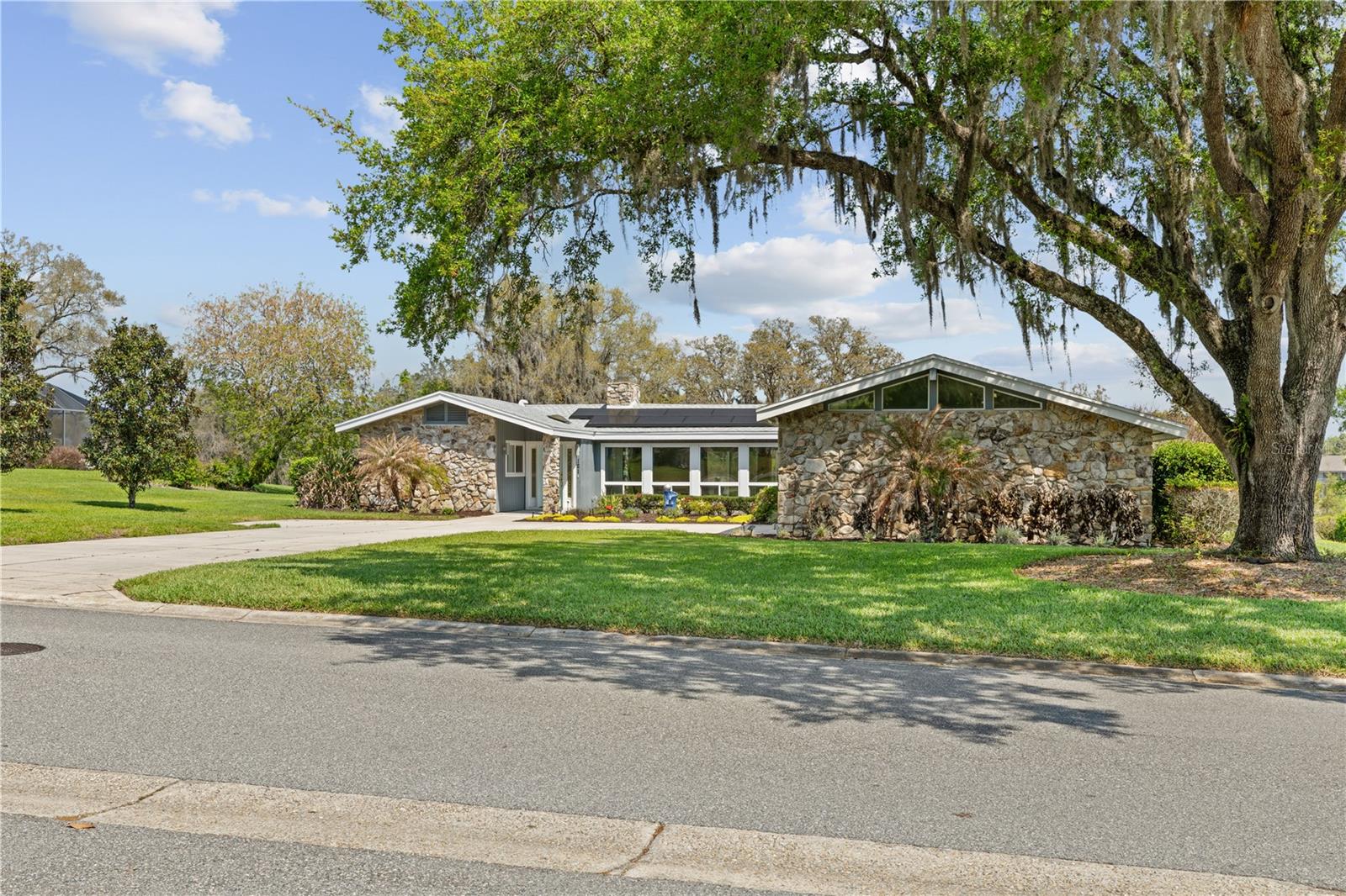 Image 5 of 74 For 121 Arrowhead Lane