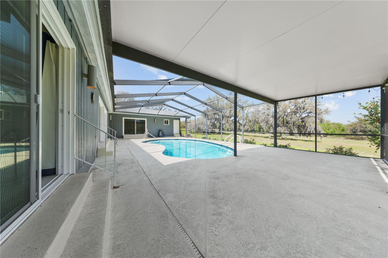 Image 57 of 74 For 121 Arrowhead Lane