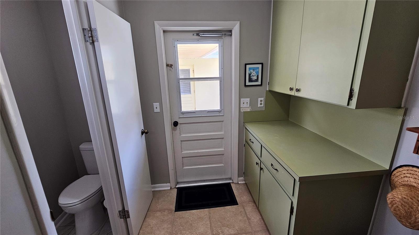 Image 13 of 30 For 184 Lake Otis Road