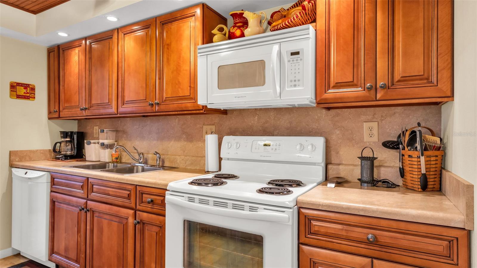 Image 11 of 34 For 1130 Lake Parker Avenue C321