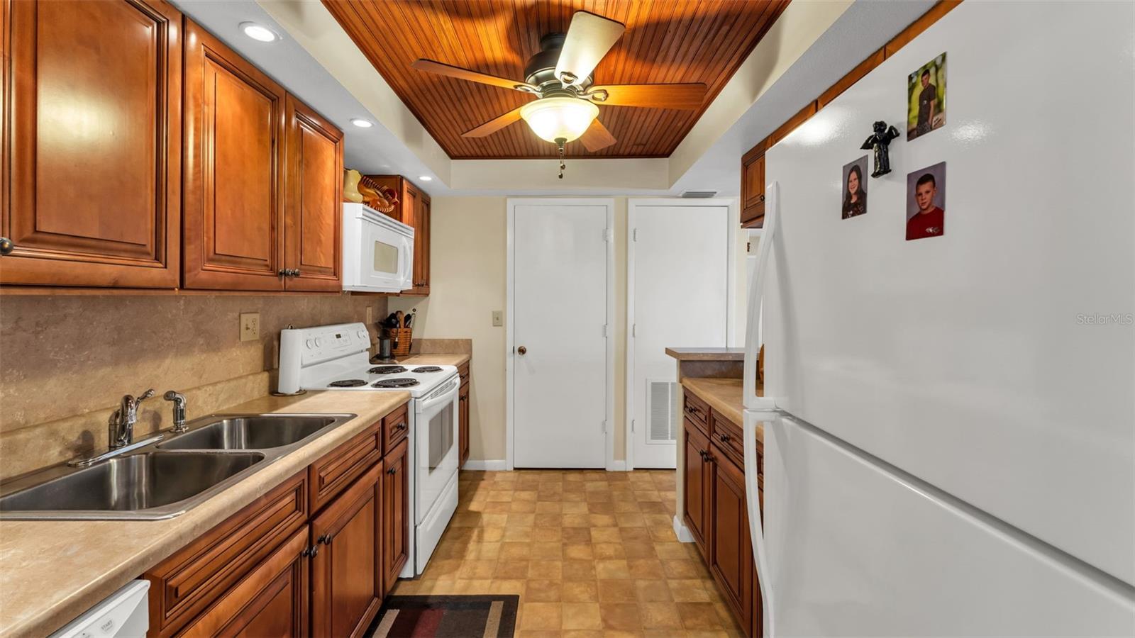 Image 14 of 34 For 1130 Lake Parker Avenue C321