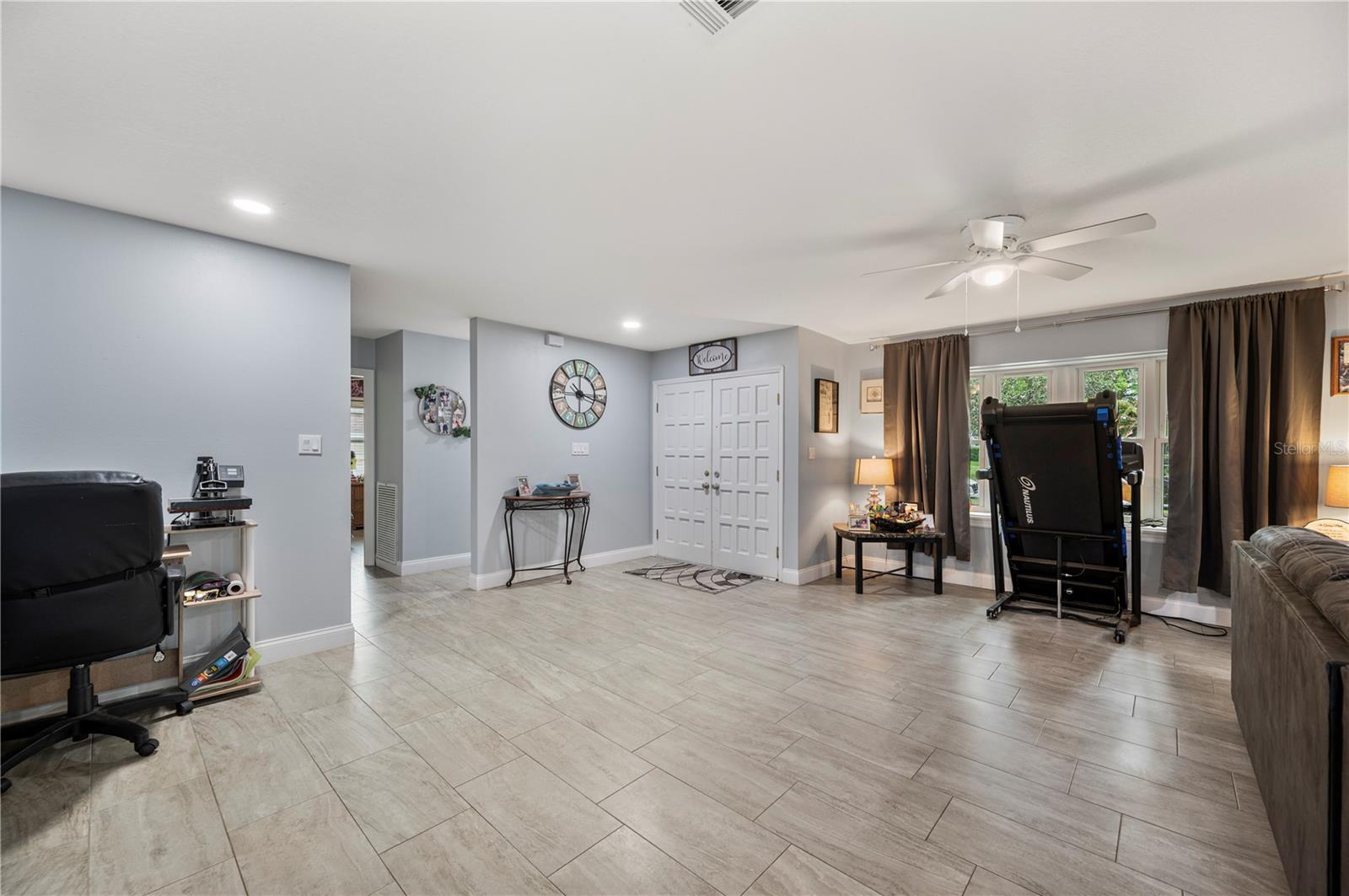 Image 16 of 48 For 1123 Knights Place