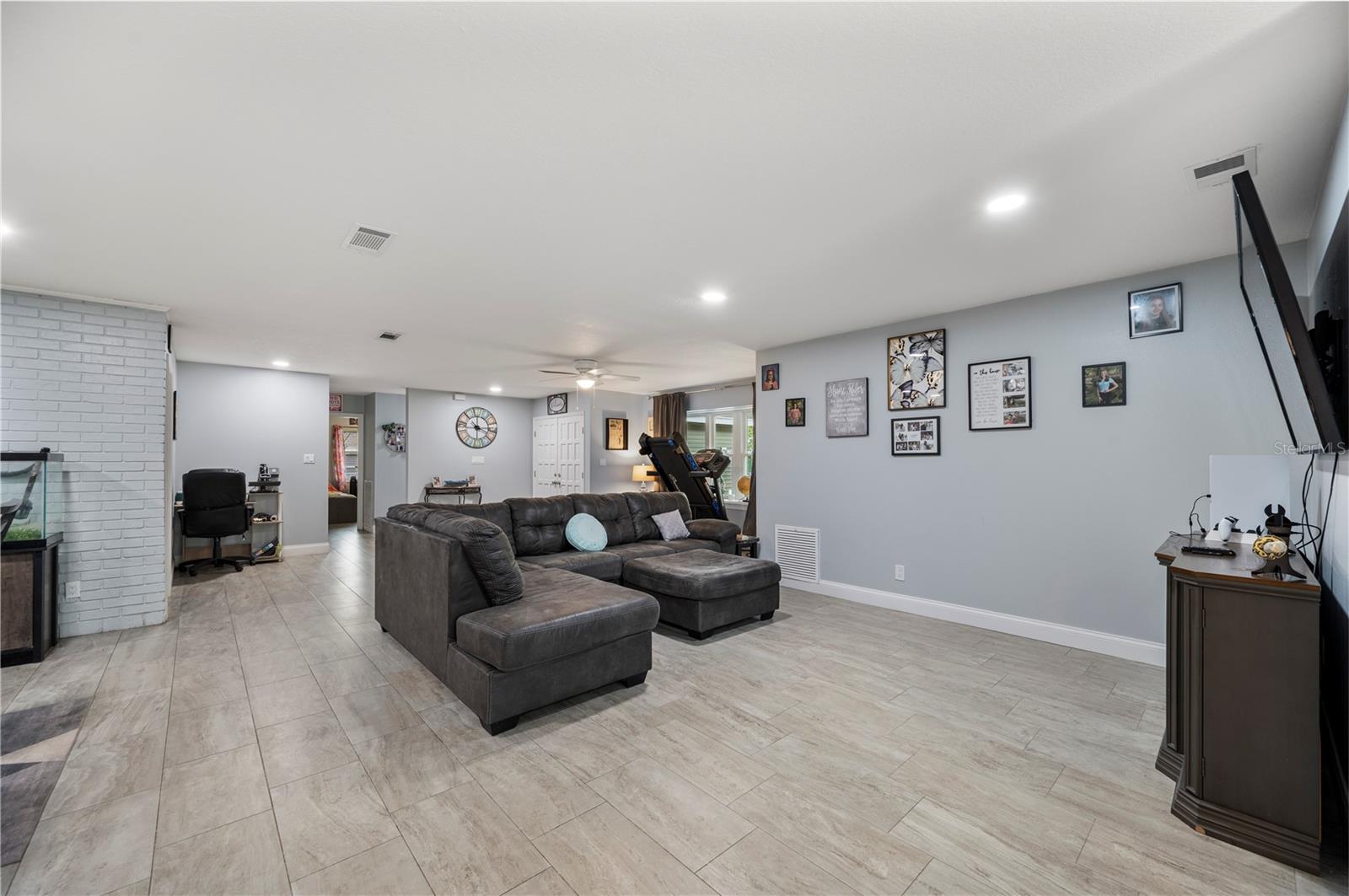 Image 21 of 48 For 1123 Knights Place