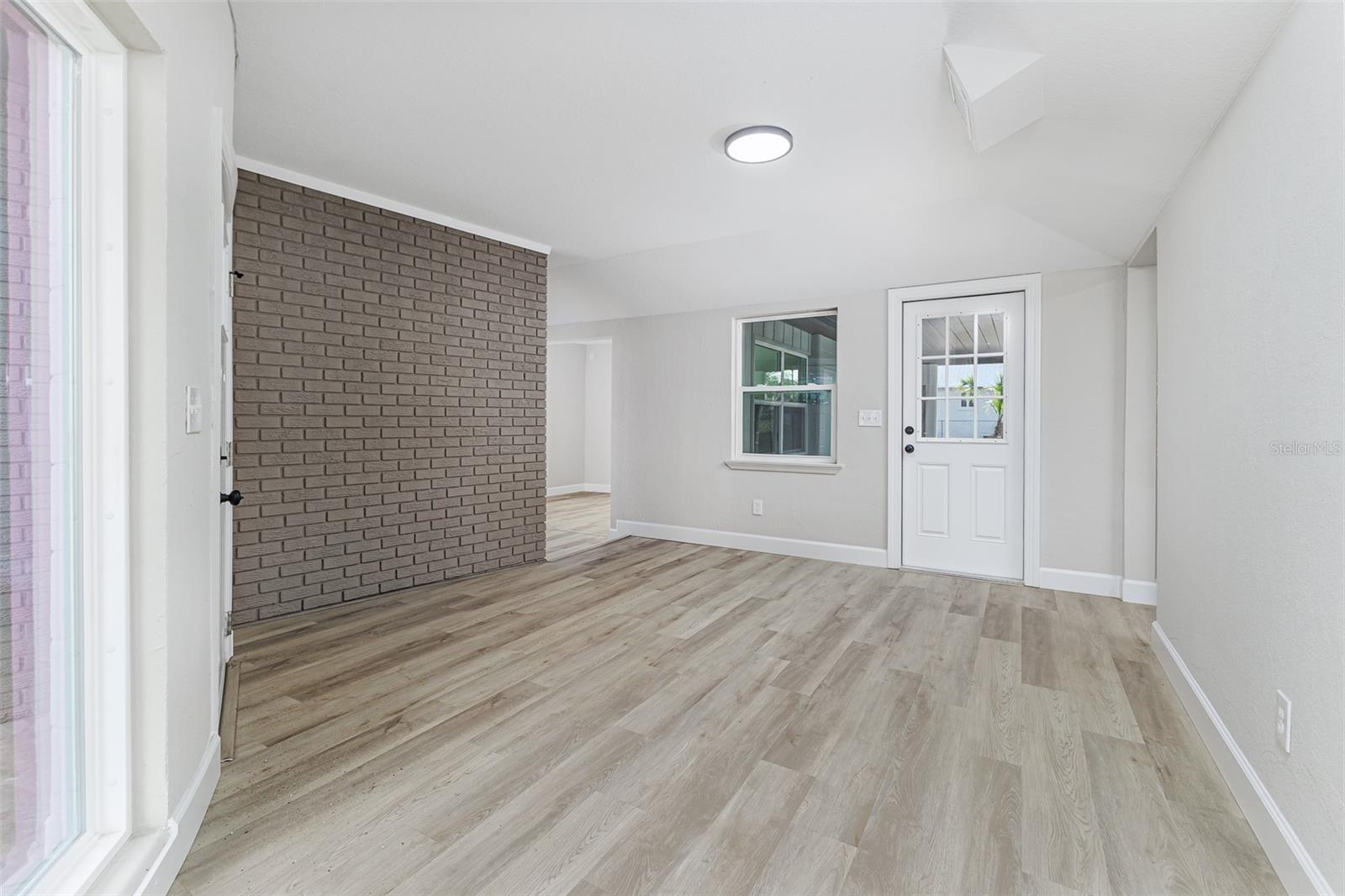 Image 10 of 32 For 315 Itasca Avenue