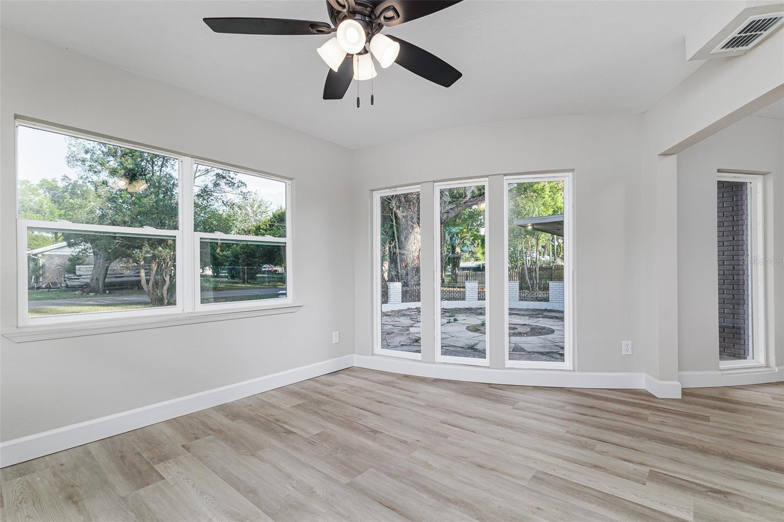 Image 11 of 32 For 315 Itasca Avenue