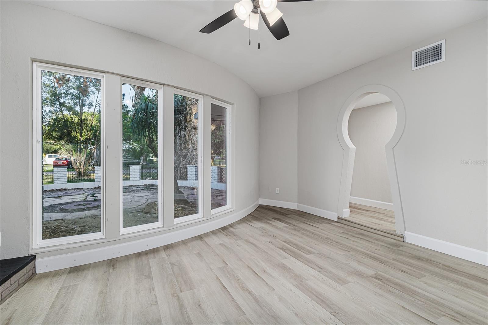 Image 12 of 32 For 315 Itasca Avenue