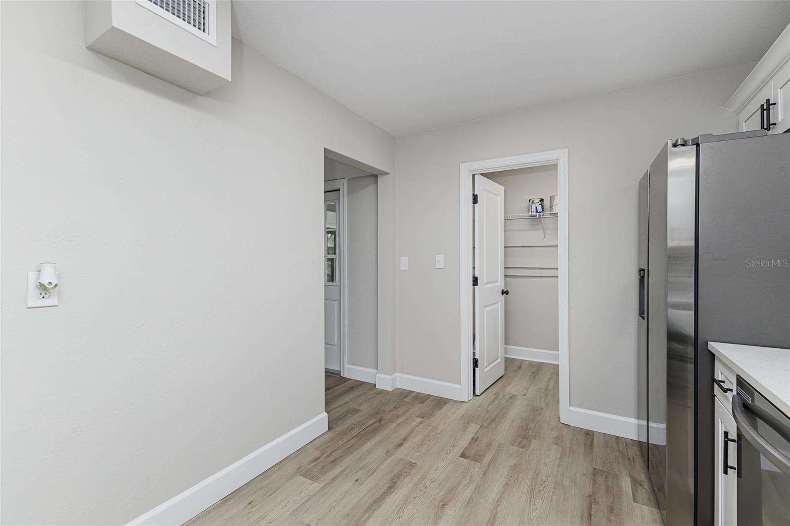 Image 4 of 32 For 315 Itasca Avenue